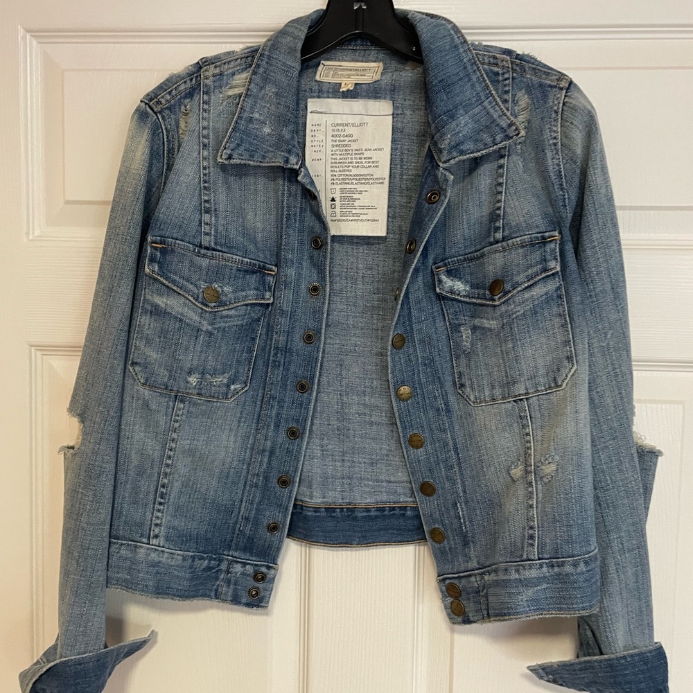 Current/Elliott distressed denim jacket. Size 6.